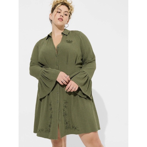 torrid Dresses & Skirts - Torrid Outlander Dragonfly Mini Bell Sleeve Collared Shirt Dress 1X Fairy Grunge